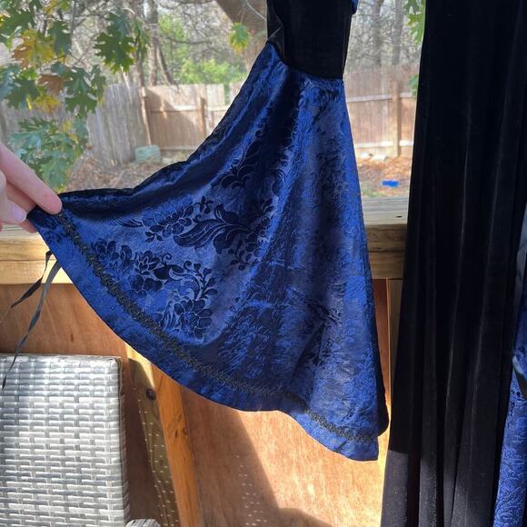 Victorian Choice Women's Black And Blue Velvet Medieval Dress Size L - Picture 10 of 13